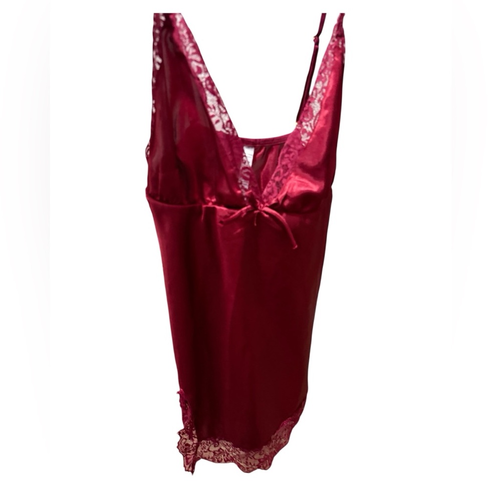 Elegant Red Lace Trim Chemise